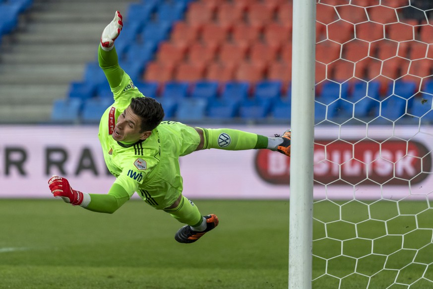 Basels Torhueter Djordje Nikolic muss sich zum 1:0 geschlagen geben im Schweizer Fussball Cup Achtelfinal zwischen dem FC Winterthur und dem FC Basel 1893 im Stadion St. Jakob-Park in Basel, am Mittwo ...