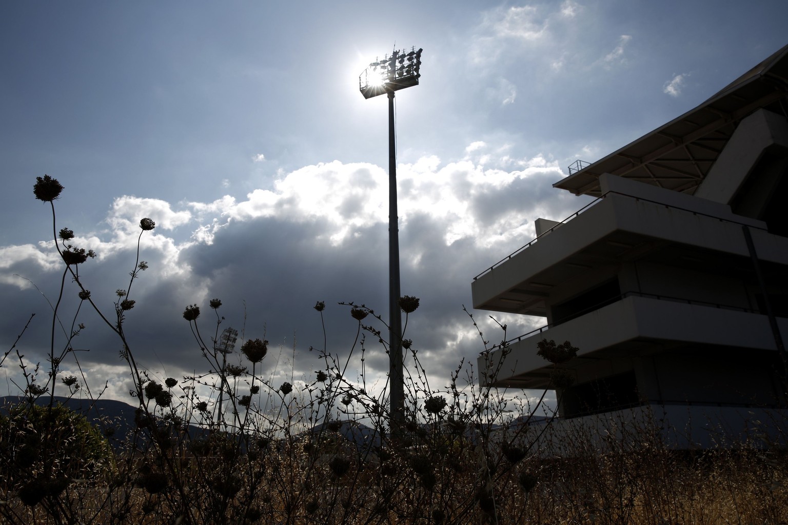 Noch ein Stadion, das seit den Olympischen Spielen ungenutzt ist. Hier wurde um die Landhockey-Medaillen gekämpft.