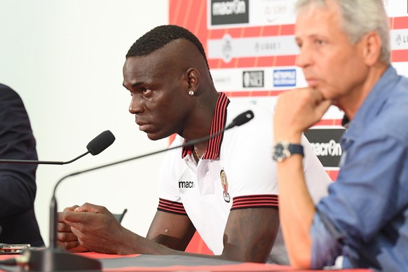 02.09.2016; Nizza; Fussball Ligue 1 - OGC Nice - Praesentation Mario Balotelli; Mario Balotelli und Trainer Lucien Favre an der Medienkonferenz. (Felix Golesi/Press Sports/freshfocus)