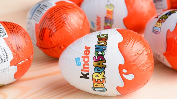 kinder chocolate Überraschungsei Schokolade Ferrero