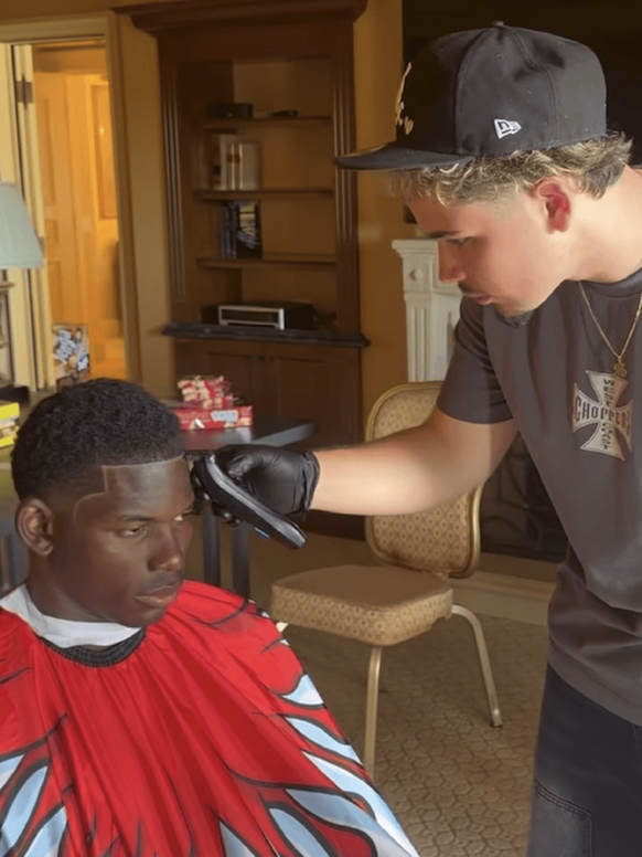 Nati-Spieler lassen Celebrity Barber Florian Emini aus Biel nach San Diego an die WM einfliegen