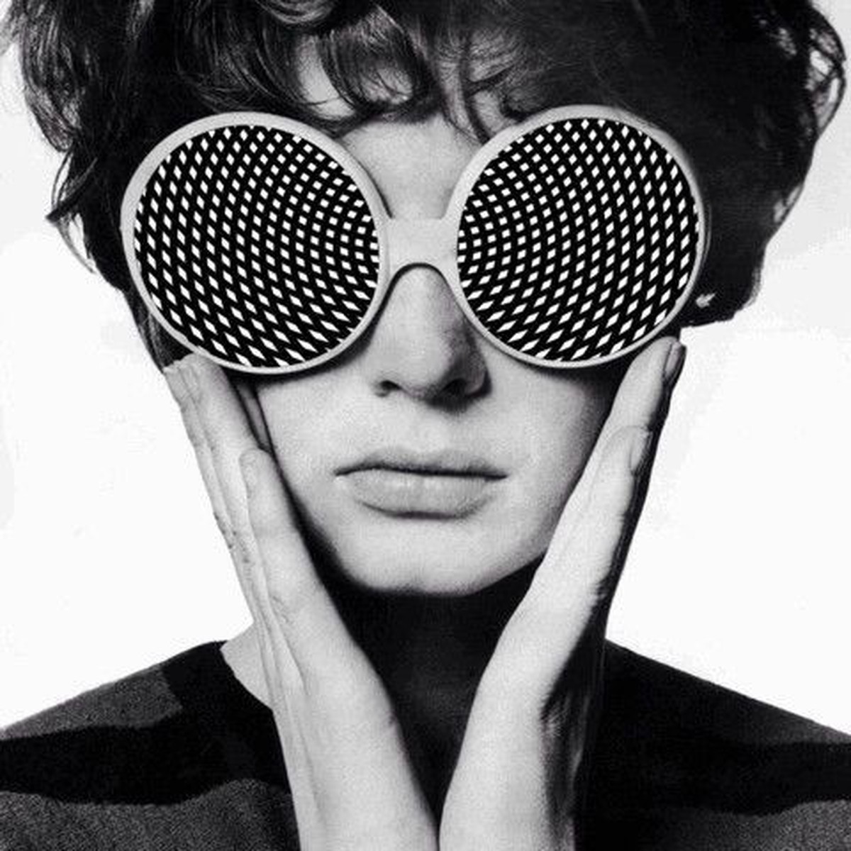 Op Art Pioneer: Bridget Riley is a renowned British painter famous for her influential contributions to the Op Art movement in the 1960s. 
https://blog.displate.com/optical-illusion-art/