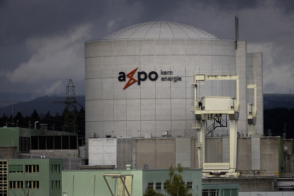 Das Kernkraftwerk Beznau mit dem Logo des Energiekonzerns Axpo, aufgenommen am Donnerstag, 15. September 2022 in Doettingen. (KEYSTONE/Michael Buholzer)