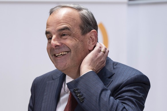 Parteipraesident Gerhard Pfister, Mitte-ZG, orientiert an einem Point de Presse ueber die eingegangenen Kandidaten zur Bundesratsersatzwahl, am Montag, 3. Februar 2025, in Bern. Die Vereinigte Bundesv ...