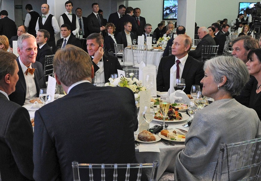 Michael Flynn und Wladimir Putin bei einem Gala-Dinner des russischen Fernsehsenders «RT».