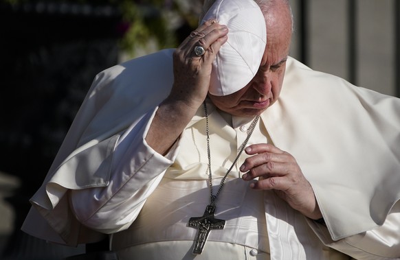 Kriecht zu Kreuze für die Verbrechen der katholischen Kirche in Kanada: der Papst.