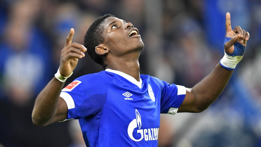 Schalke&#039;s Breel Embolo celebrates after scoring his side&#039;s second goal during the German Bundesliga soccer match between FC Schalke 04 and Hannover 96 in Gelsenkirchen, Germany, Saturday, No ...