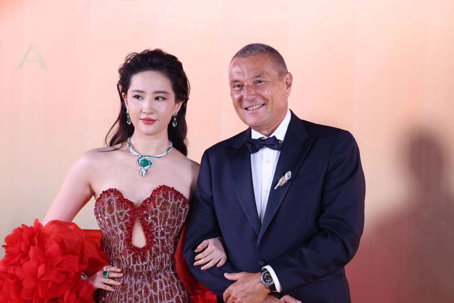 Actress Crystal Liu Yifei and Bvlgari CEO Jean-Christophe Babin attend Bvlgari Aeterna event on September 6, 2024 in Shanghai, China. PUBLICATIONxNOTxINxCHN Copyright: xVCGx 111516447709