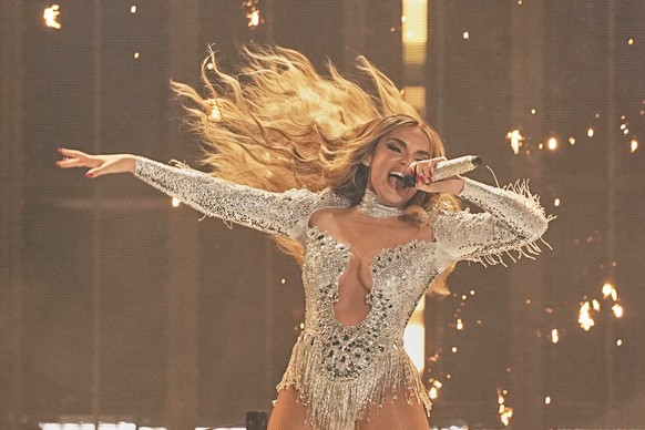 Melody from Spain performs the song &quot;ESA DIVA&quot; during the first semi-final of the 69th Eurovision Song Contest, in Basel, Switzerland, Tuesday, May 13, 2025. (AP Photo/Martin Meissner)
Switz ...