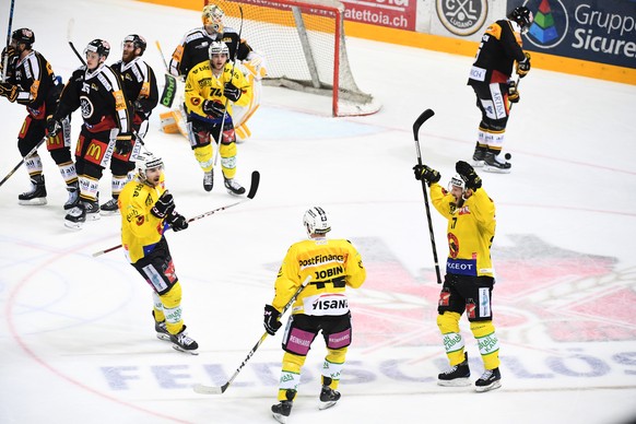 Bern&#039;s player David Jobin, center, celebrates with team mates 0-2 goal during the fourth Playoff semifinal game of National League A (NLA) Swiss Championship between Switzerland&#039;s HC Lugano  ...