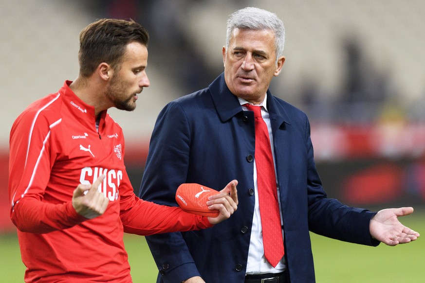 epa06624816 Switzerland&#039;s head coach Vladimir Petkovic (R) and Haris Seferovic (L) react after the International Friendly soccer match between Greece and Switzerland at the Olympic stadium in Ath ...