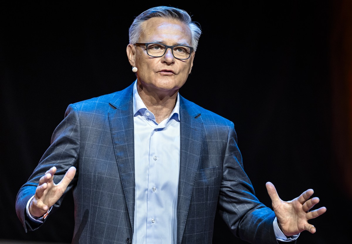 Mario Irminger, Praesident der Generaldirektion MGB, .spricht waehrend der Bilanzmedienkonferenz der Migros, am Dienstag, 25. Maerz 2025 in Zuerich. (KEYSTONE/Michael Buholzer)