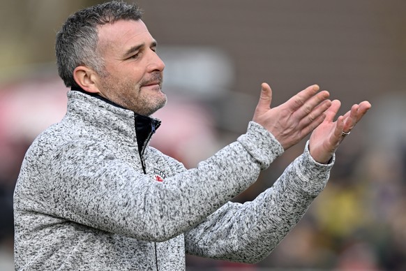 Der Winterthur Trainer Alex Frei beim Fussballspiel der Challenge League FC Winterthur gegen den FC Kriens in Winterhur am Sonntag, 30. Januar 2022. (KEYSTONE/Walter Bieri )