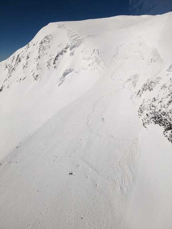 Der Lawinenkegel oberhalb von Saas Fee, 08.04.2023