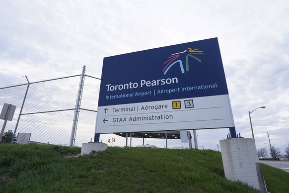 April 20, 2023, Mississauga, ON, Canada: A sign for Toronto Pearson International Airport is pictured in Mississauga, Ont., on Thursday, April 20, 2023. Mississauga Canada PUBLICATIONxINxGERxSUIxAUTxO ...