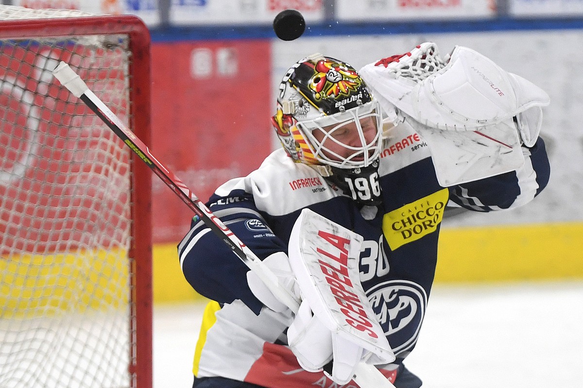 Ambri's goalkeeper Janne Juvonen, during the second game of the pre playoffs of the National League 2021/22 between HC Ambri Piotta and LHC Lausanne at the Gottardo Arena in Ambri, Sunday, March  ...