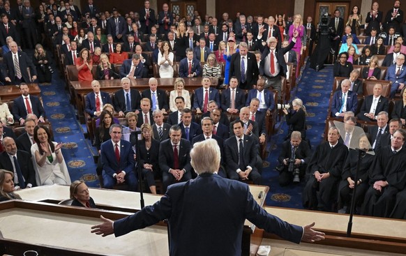 KEYPIX - epa11941306 US President Donald Trump addresses a joint session of the United States Congress at the US Capitol in Washington, DC, USA, 04 March 2025. EPA/JIM LO SCALZO