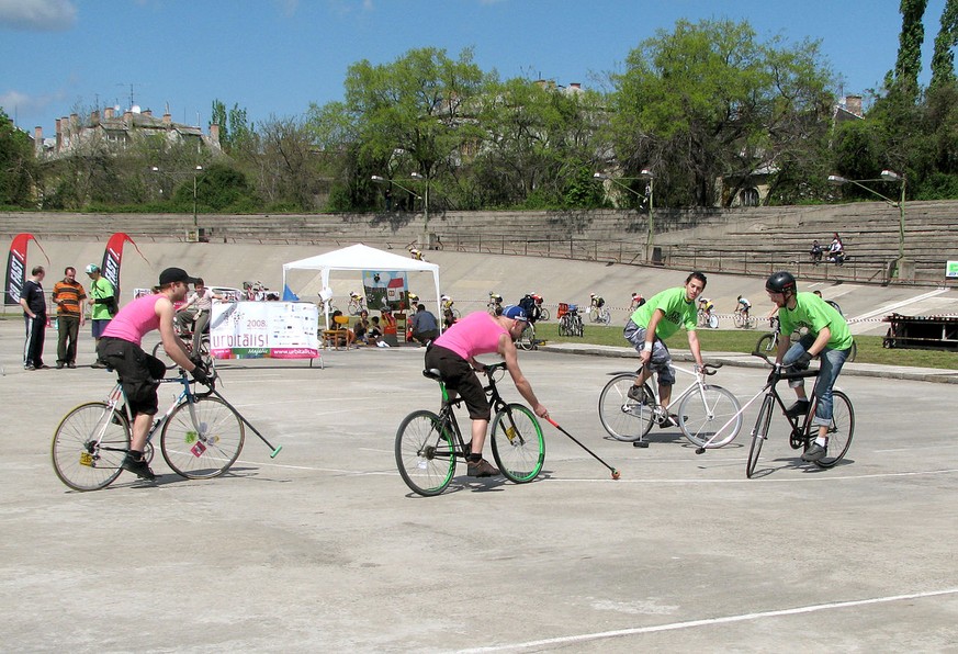 https://de.wikipedia.org/wiki/Radpolo rad polo fahrrad velo