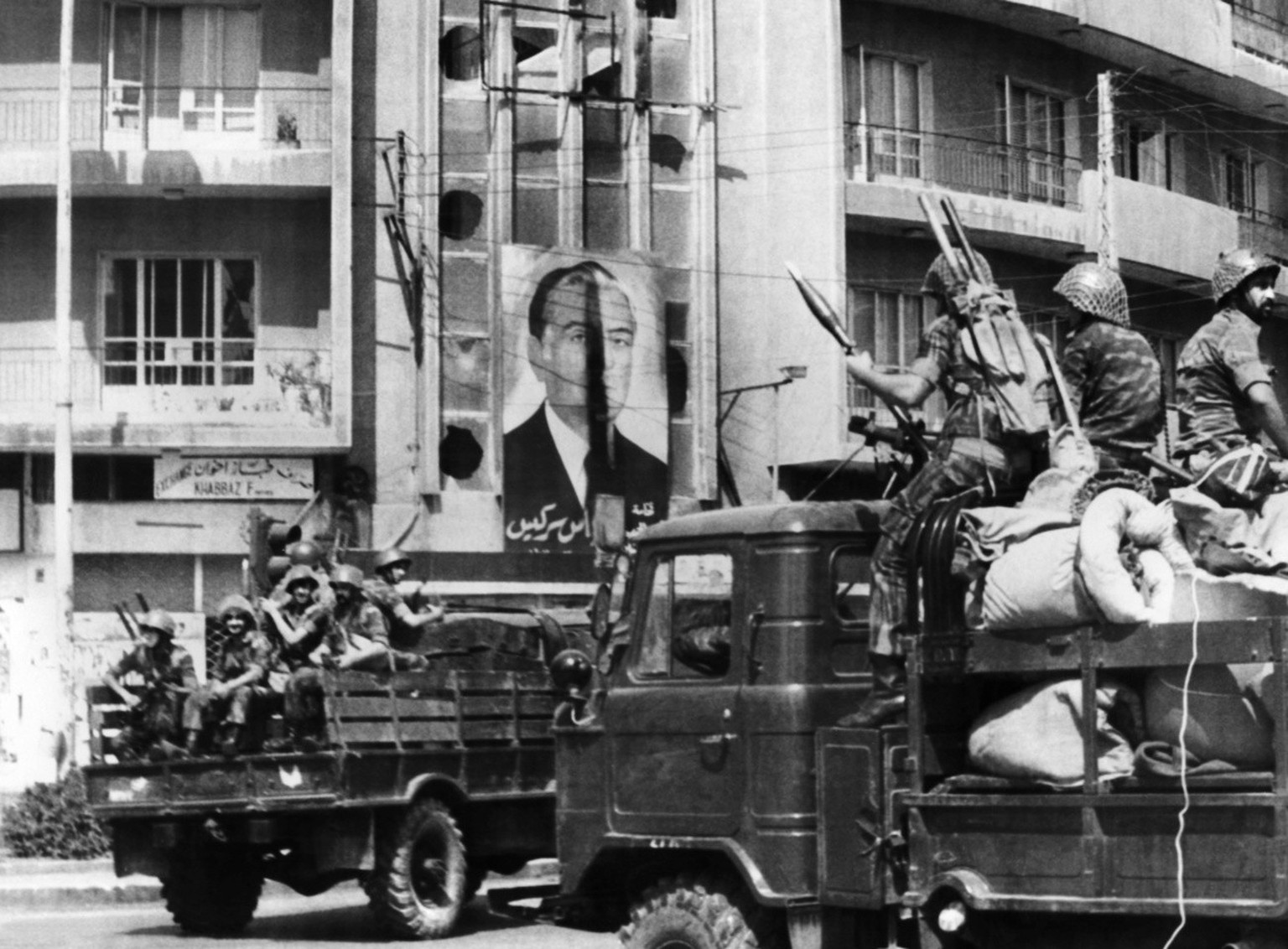 Erste syrische Truppen ziehen von einer der insgesamt sechs Stellungen ab, im Zentrum von Ashrafiyeh, im Osten Beiruts, aufgenommen am 8. Oktober 1978 waehrend des Buergerkriegs im Libanon. Es ist der ...