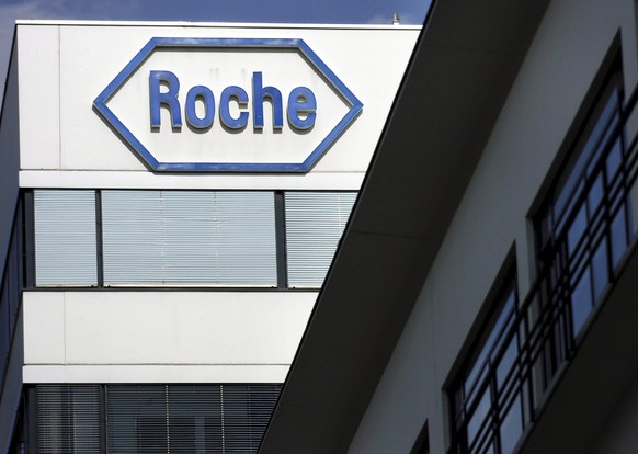epa08562575 (FILE) - A file picture dated 12 August 2005 shows the logo of Swiss pharmaceutical company Roche at the headquarters in Basle, Switzerland (reissued 23 July 2020). Roche on 23 July 2020 r ...