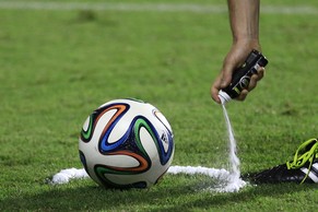 Ab nächster Woche wird auch in den UEFA-Wettbewerben gesprayt.