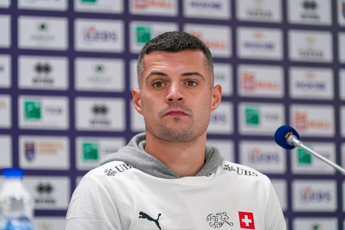 Fussball WM-Qualifikation 2025/26, 10. Spieltag - Kosovo vs Schweiz - Fadil-Vokrri-Stadion Pristina: Granit Xhaka Schweiz, 10 Pressekonferenz, Medien Pristina Kosovo *** Football World Cup Qualificati ...
