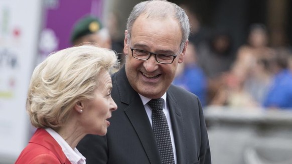 Swiss Federal Councilor Guy Parmelin, center, receives the Federal Minister of Defense of Germany Ursula von der Leyen, left, and Minister of Defense of Austria Mario Kunasek, right, at the Annual Tri ...