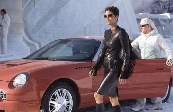 halle berry ford thunderbird 2002 eispalast james bond die another day 007