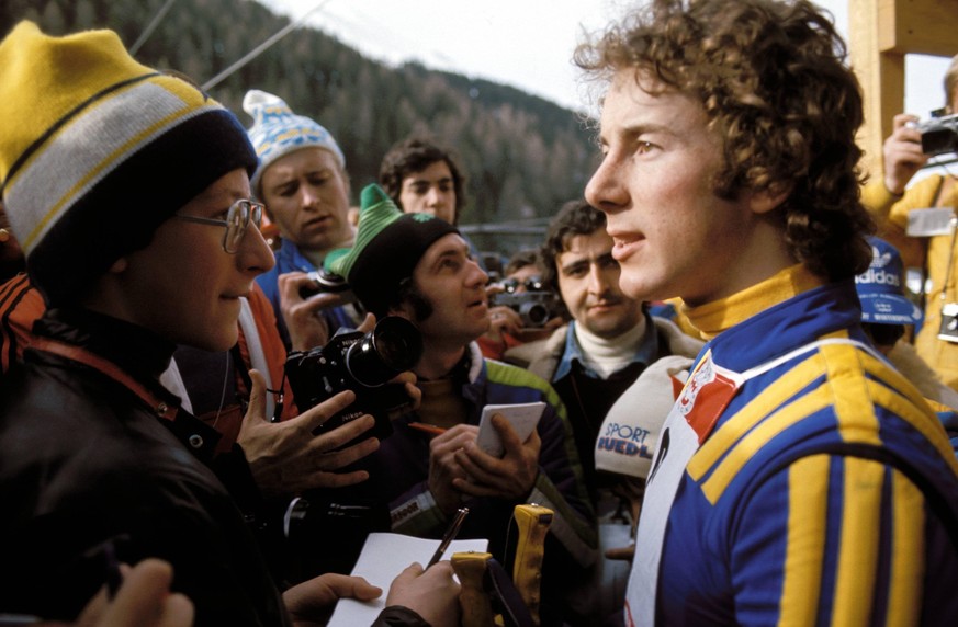 Bildnummer: 00445880 Datum: 10.02.1976 Copyright: imago/Frinke
Ingemar Stenmark (Schweden, re.) - Interview; Vdia, quer, close, Medien, Journalist, Sportjournalist, Sportreporter, Fotograf, Fotografen ...