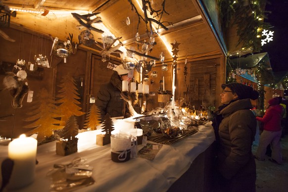 Eroeffnungsfeier vom Zauberwald am Freitag, 13. Dezember 2013 in Lenzerheide. Vom 13. bis 26. Dezember 2013 wird zum ersten Mal der Lenzerheidner Zauberwald erstrahlen: Mit einer einzigartigen Lichtin ...