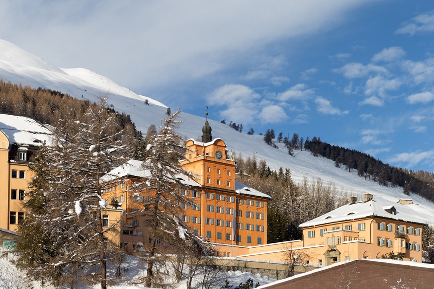 Lyceum Alpinum in Zuoz, am Dienstag, 7. Januar 2014. Die Privatschule wurde 1904 gegruendet und unterrichtet Schueler und Schuelerinnen aus aller Welt. (KEYSTONE/Arno Balzarini)