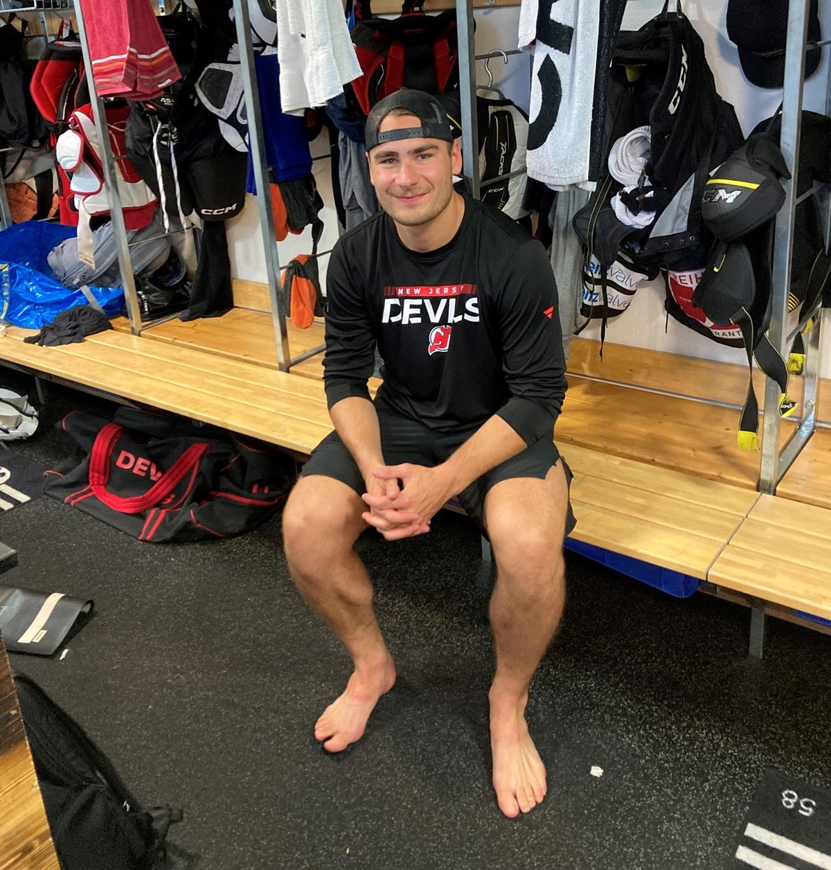 Timo Meier in der Kabine des SC Herisau.