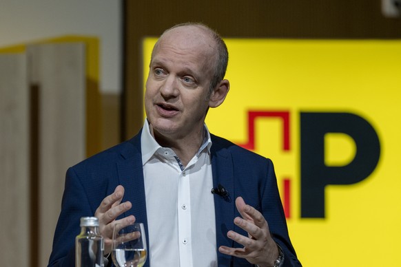 Alex Glanzmann, Leiter Finanzen, spricht an der Jahresmedienkonferenz der Schweizerischen Post, am Donnerstag, 13. Marz 2025, in Bern. (KEYSTONE/Peter Schneider)