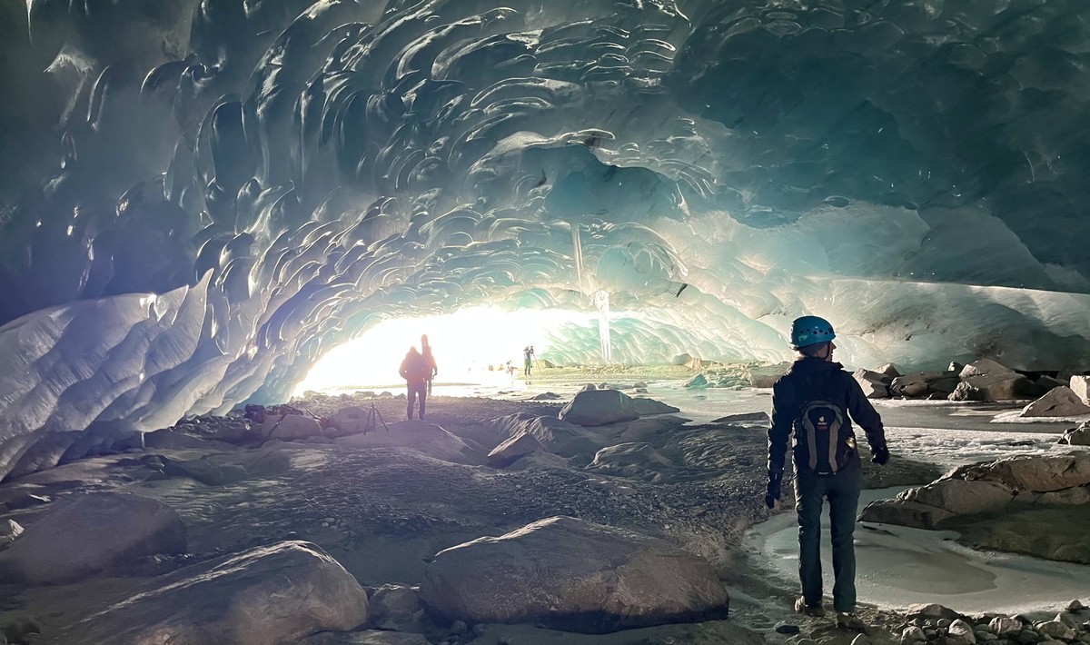 Les glaciers sont un spectacle naturel fascinant. Ces dernières années, ils ont (malheureusement) fondu. Mais cela peut aussi donner naissance - pour une courte période - à des grottes fascinantes.