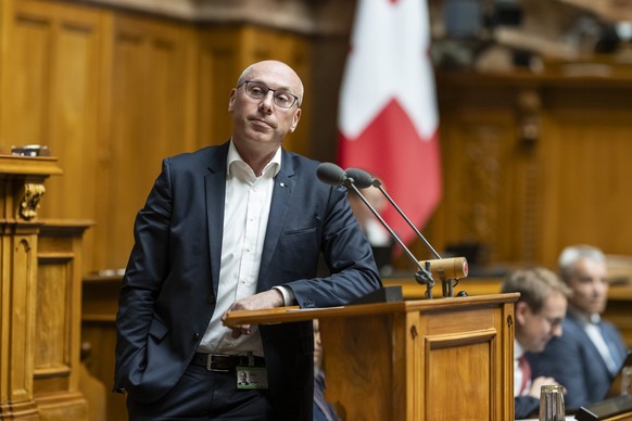 Manfred Buehler, SVP-BE, nimmt eine Frage entgegen in der Debatte ueber Gewalt in der Erziehung, an der Sondersession des Nationalrats, am Montag, 5. Mai 2025 im Nationalrat in Bern. (KEYSTONE/Alessan ...
