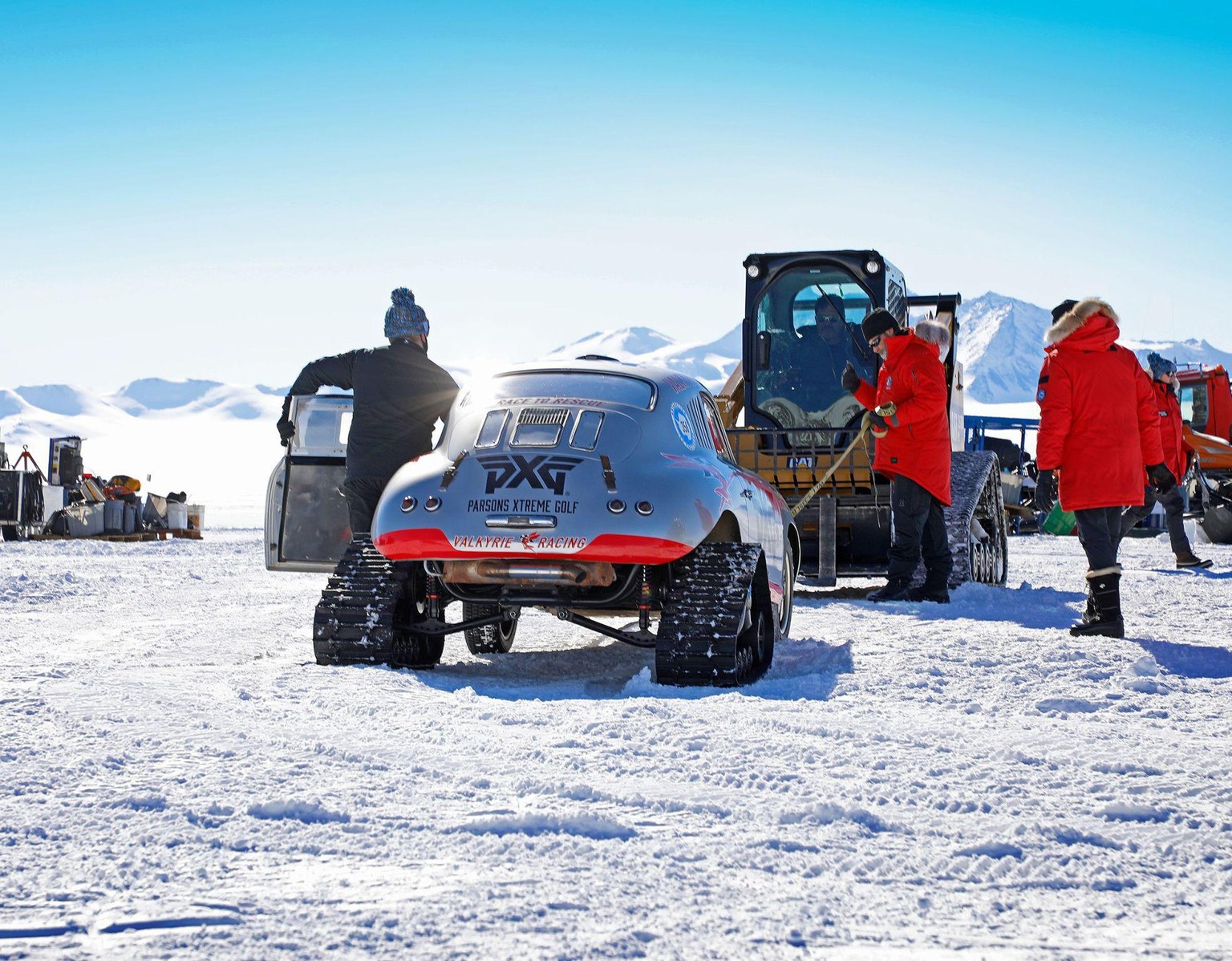 Valkyrie Racing Porsche 356A Renee Brinkerhoff südpol Antarktis ski auto oldtime ttps://www.valkyrieracing.com