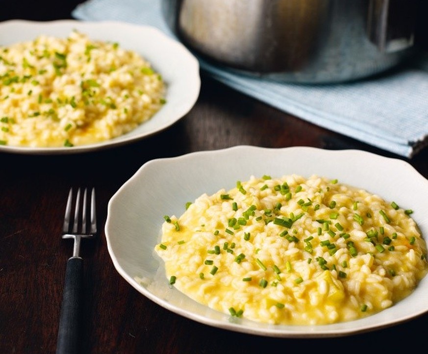 Risotto inglese al Cheddar – Risotto mit Cheddar 

https://www.nigella.com/assets/uploads/recipes/public-thumbnail/cheddar-cheese-risotto-56389740a6448.jpg