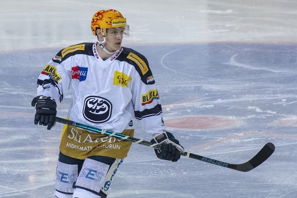 Dominik Kubalik von Ambri beim Eishockey Meisterschaftsspiel in der Qualifikation der National League zwischen dem EV Zug und dem HC Ambri Piotta vom Samstag, 3. Maerz 2019 in Zug. (PPR/Urs Flueeler)