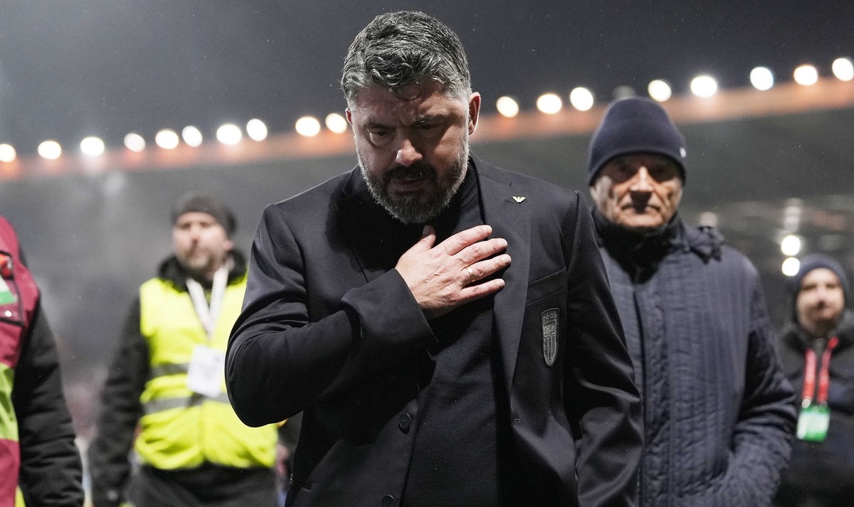 Italy's coach Gennaro Gattuso walks off the pitch after losing in a World Cup qualifying playoff final soccer match between Bosnia and Italy in Zenica, Bosnia, Tuesday, March 31, 2026. (Fabio Fer ...