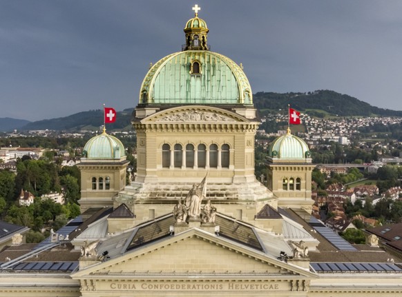 Fünf Monate vor den nationalen Wahlen 2019 ist im Bundeshaus insbesondere die knappe Mehrheit von 101 Sitzen, welche die SVP und die FDP gemeinsam halten, akut in Gefahr. (Archivbild)