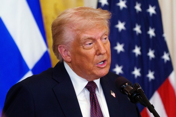 epa11985968 US President Donald Trump speaks during a Greek Independence Day celebration event at the White House in Washington, DC, USA, 24 March 2025. EPA/WILL OLIVER