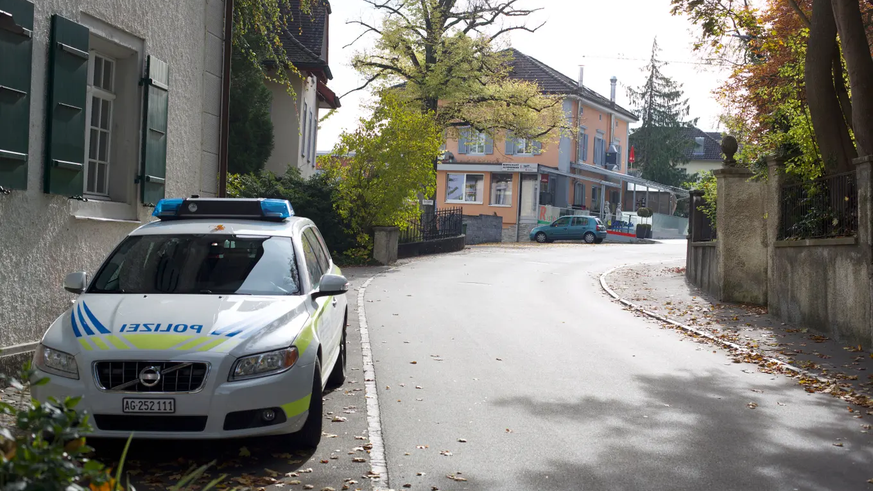 Wenige Schritte vom Polizeiposten entfernt: Die Pizzeria (im Hintergrund) war eine Art Schaltzentrale eines Mafia-Clans.