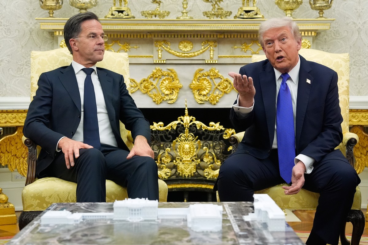 President Donald Trump meets with NATO Secretary General Mark Rutte in the Oval Office of the White House, Wednesday, Oct. 22, 2025, in Washington. (AP Photo/Alex Brandon)
Donald Trump
