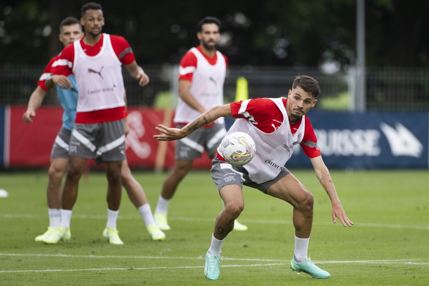 Uran Bislimi beim Training der Schweizer Fussballnationalmannschaft, am Samstag, 10. Juni 2023 in Tenero. Die Schweizer Fussballnationalmannschaft absolviert im Hinblick auf die Euro 2024-Qualifikatio ...