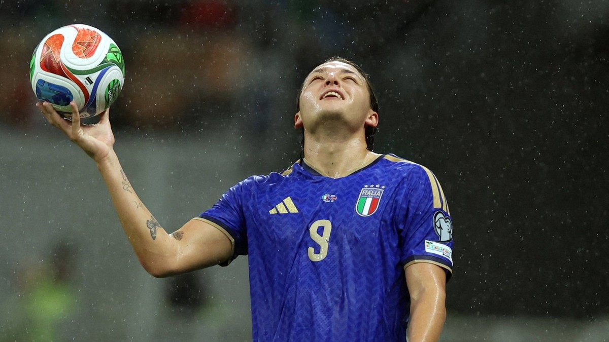 CALCIO - FIFA Mondiali - Qualifiers - Italy vs Norway Milan, Italy November 16, 2025: Mateo Retegui of Italy seen in action during the match between Italy and Norway, Group I, valid for the European q ...