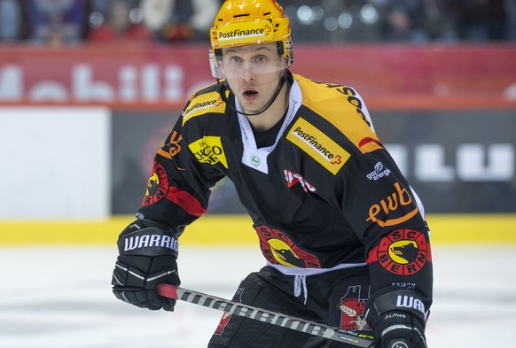 Berns PostFinance Top Scorer Dominik Kahun, im Eishockey Meisterschaftsspiel der National League zwischen dem SC Bern und dem HC Lugano, am Samstag, 6. November 2021, in der PostFinance Arena in Bern. ...