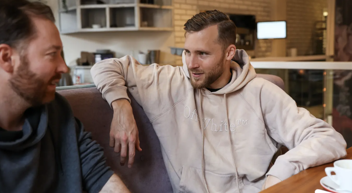 Silvan Widmer im Gespräch mit Etienne Wuillemin.