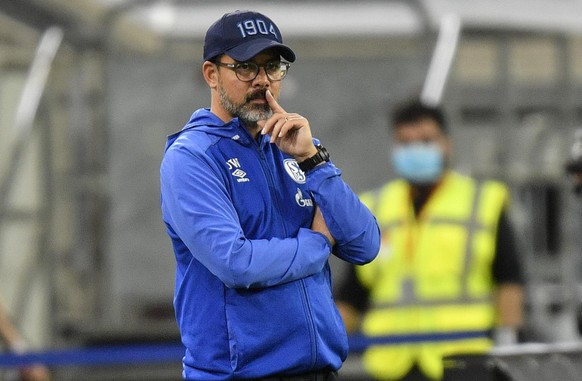 Schalke&#039;s head coach David Wagner keeps silent during the German Bundesliga soccer match between Fortuna Duesseldorf and FC Schalke 04 in Duesseldorf, Germany, Wednesday, May 27, 2020. The German ...