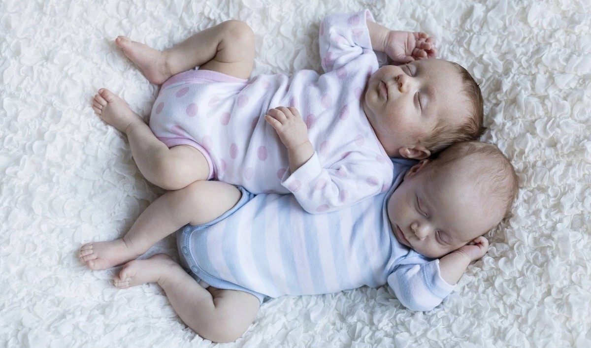 Noah et Sofia figurent parmi les prénoms les plus populaires pour les bébés, non seulement en Suisse, mais aussi dans de nombreux autres pays européens.