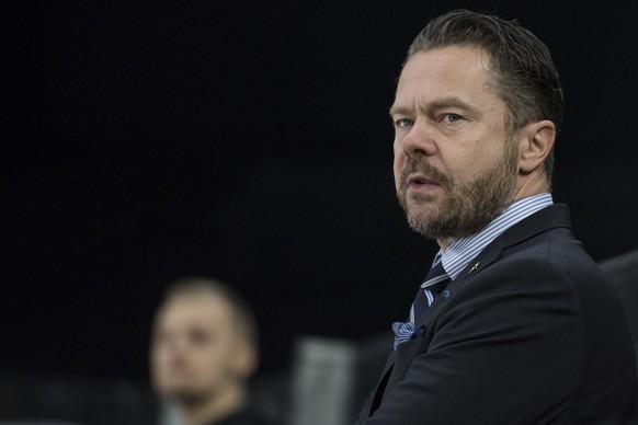 Headcoach of Sweden's Vaxjo Lakers Sam Hallam reacts during the Champions Hockey League quarter final ice hockey match between Switzerland's ZSC Zurich and Sweden's Vaxjo Lakers, at the Hallenstadion, ...